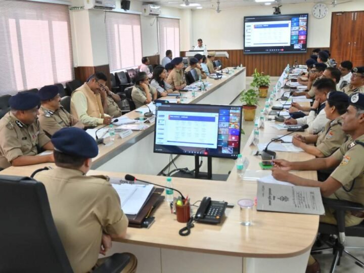 चारधाम यात्रा-2026: DGP की हाई-लेवल मीटिंग, 7000 पुलिसकर्मी तैनात, ATS-ड्रोन निगरानी से कड़ी सुरक्षा व्यवस्था