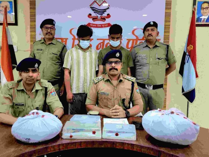 ऑपरेशन प्रहार में बड़ी सफलता: 3 तमंचे व 2.6 किलो गांजे के साथ दो तस्कर गिरफ्तार