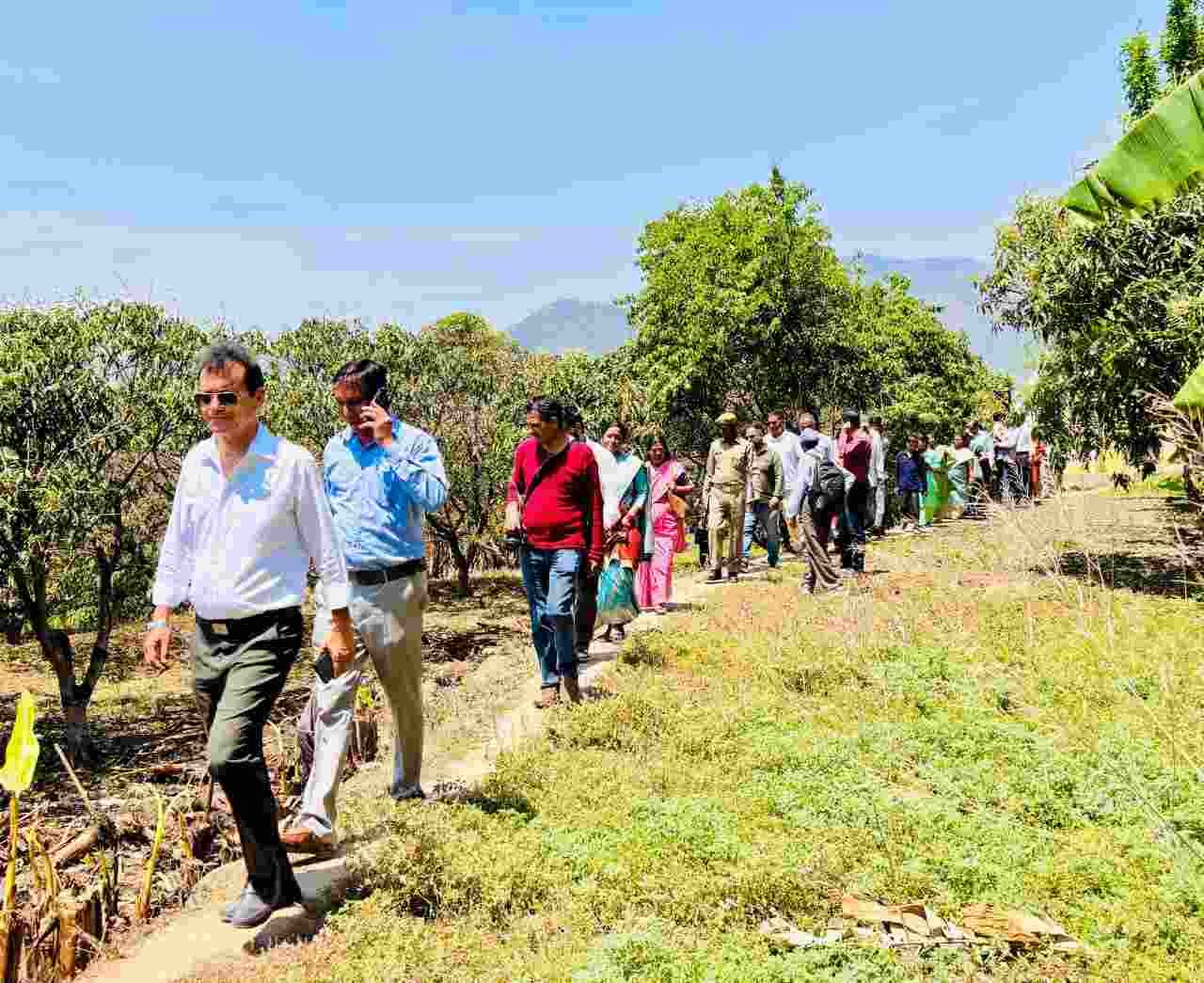 भीमताल ब्लॉक में पीएमजीएसवाई सड़क का निरीक्षण, ब्लॉक प्रमुख ने दिए सुधार के सख्त निर्देश