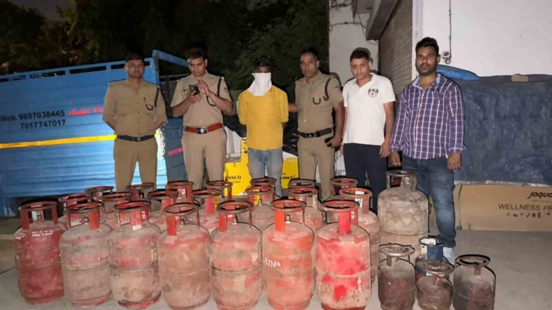 देहरादून में अवैध गैस कारोबार पर बड़ी कार्रवाई: 327 सिलेंडर लदा वाहन जब्त, मुकदमा दर्ज