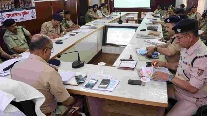 चारधाम को लेकर एसपी चमोली ने की समीक्षा,उपनिरीक्षक सतेन्द्र बुटोला व मानवेन्द्र गुसाईं बने “पुलिस मैन ऑफ द मंथ”