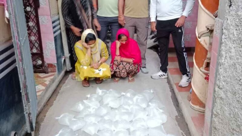 ऋषिकेश में अवैध कच्ची शराब पर कार्रवाई, 50 लीटर बरामद; दो महिलाएं गिरफ्तार