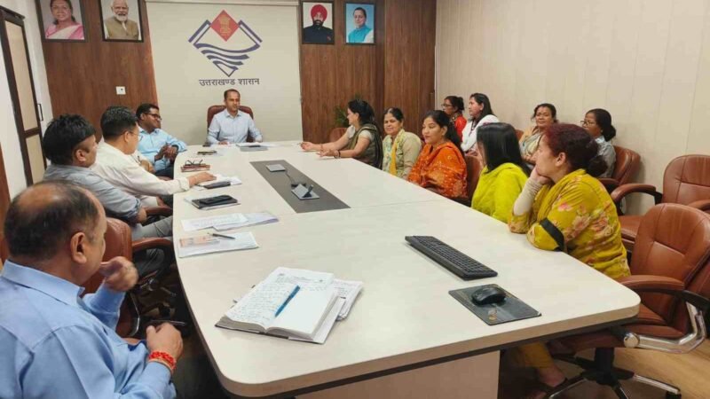 आंगनबाड़ी हड़ताल पर वार्ता बेनतीजा, मानदेय बढ़ोतरी तक आंदोलन जारी; 15 हजार केंद्रों पर ताले