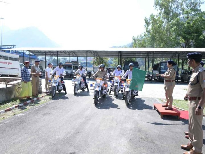 चारधाम यात्रा के लिए उत्तरकाशी पुलिस को मिली हाईटेक बुलेट बाइक, एसपी ने दिखाई हरी झंडी