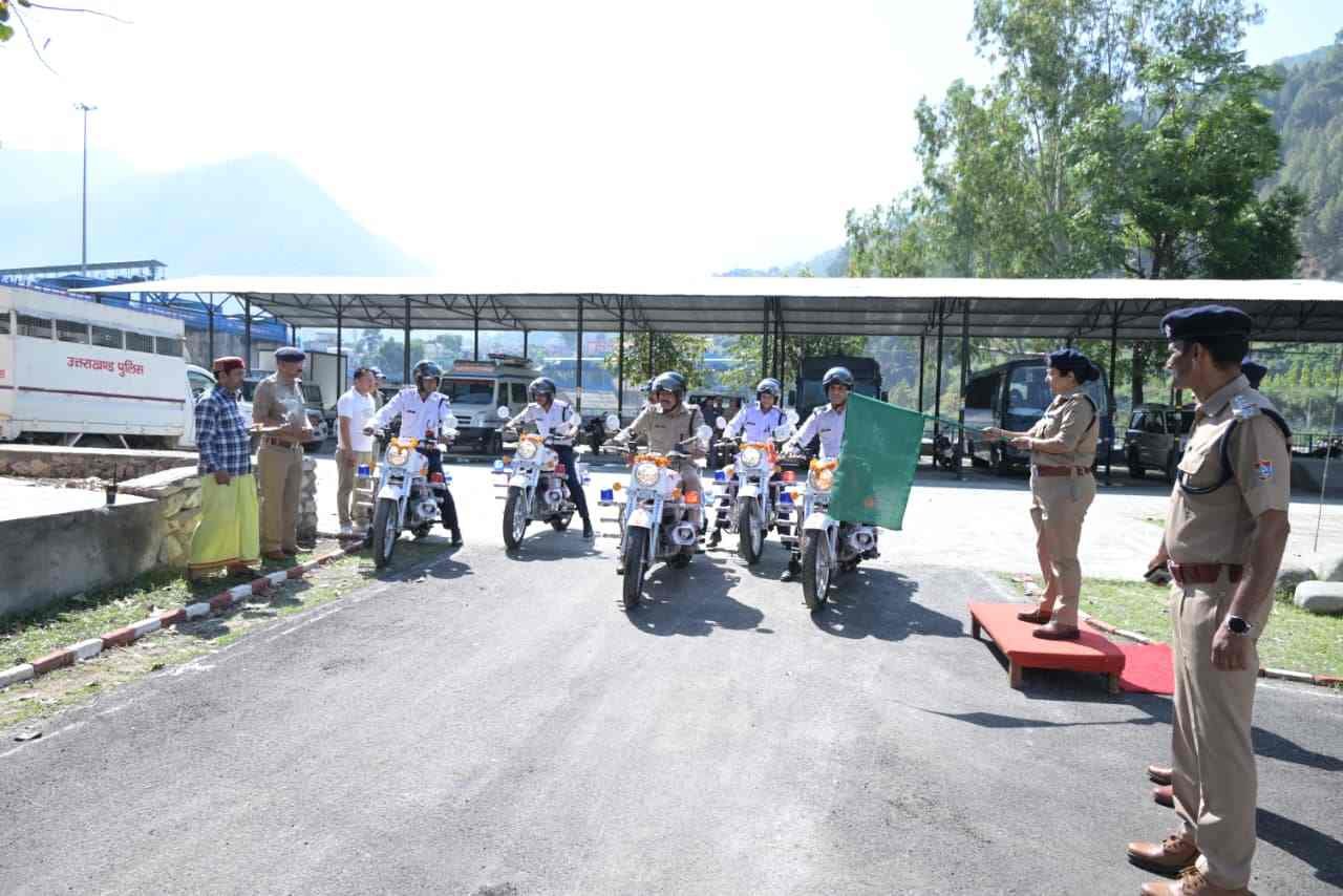 चारधाम यात्रा के लिए उत्तरकाशी पुलिस को मिली हाईटेक बुलेट बाइक, एसपी ने दिखाई हरी झंडी
