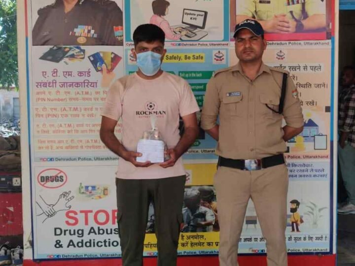 दून पुलिस का नशा तस्करों पर शिकंजा, 3 आरोपी गिरफ्तार, लाखों की स्मैक व शराब बरामद