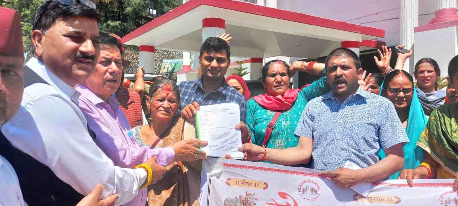 टिहरी में शराब के ठेके के खिलाफ उबाल , जनता ने दी आर-पार की चेतावनी