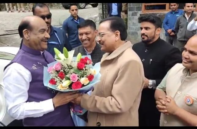 नैनीताल में लोकसभा अध्यक्ष ओम बिड़ला का दौरा: वन पंचायत संवाद में उठे मानव-वन्यजीव संघर्ष और जंगलों की आग के मुद्दे