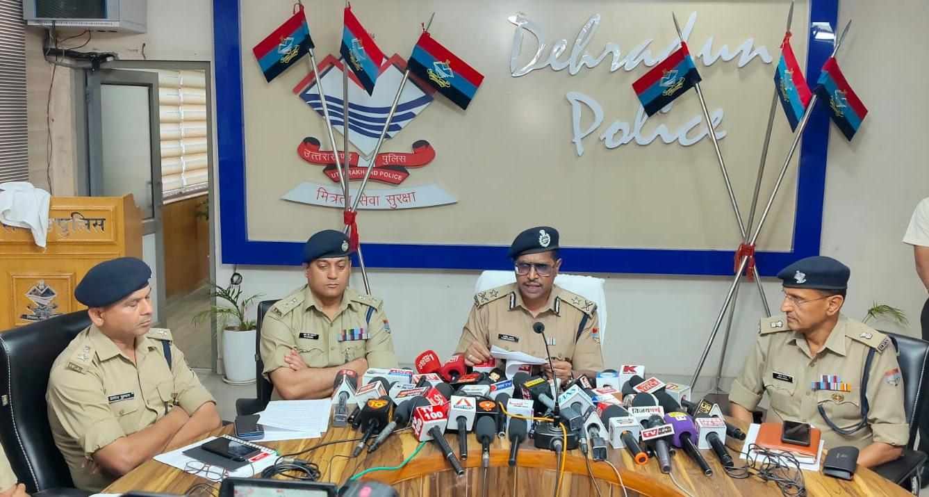 प्रेमनगर में पुलिस मुठभेड़: लूटकांड का आरोपी बदमाश ढेर, थाना प्रभारी घायल