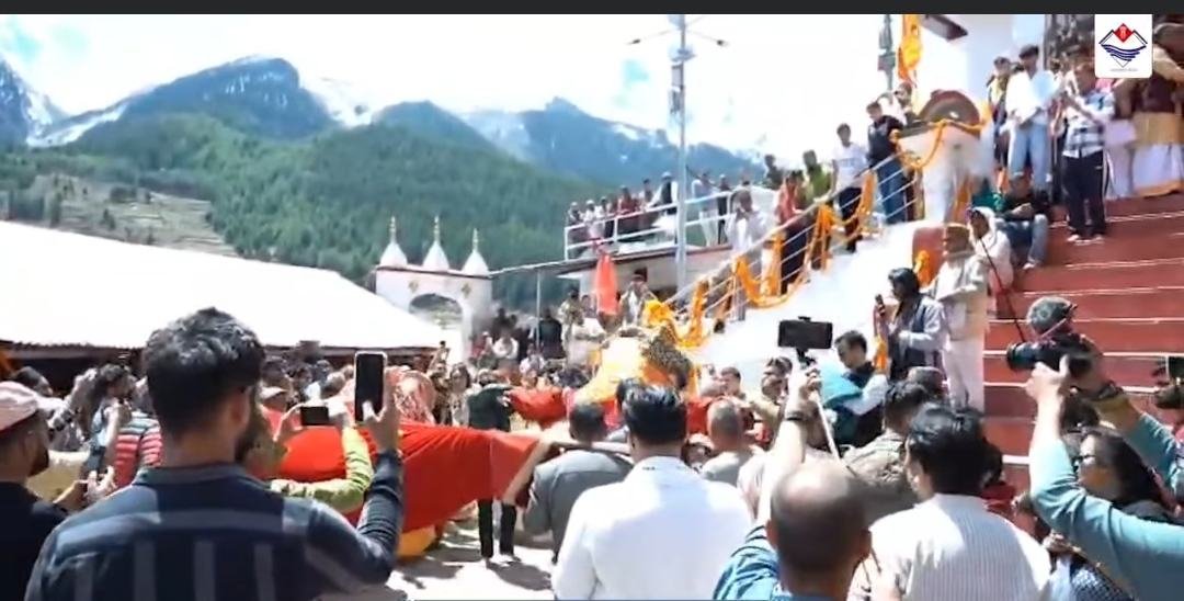 गंगोत्री धाम के लिए मां गंगा की उत्सव डोली रवाना, चारधाम यात्रा का धार्मिक क्रम शुरू
