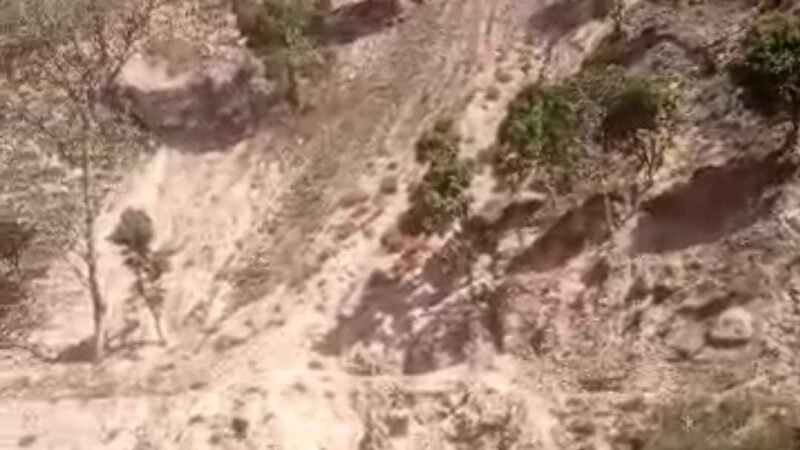 अल्मोड़ा में काफलिगैर–कनारीछीना लिंक सड़क बदहाल, हादसे का खतरा बढ़ा