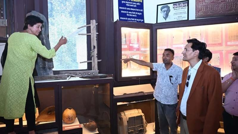 हिमालय संग्रहालय की ऐतिहासिक धरोहरों से नई पीढ़ी को मिल रही संस्कृति की पहचान : दीपक रावत