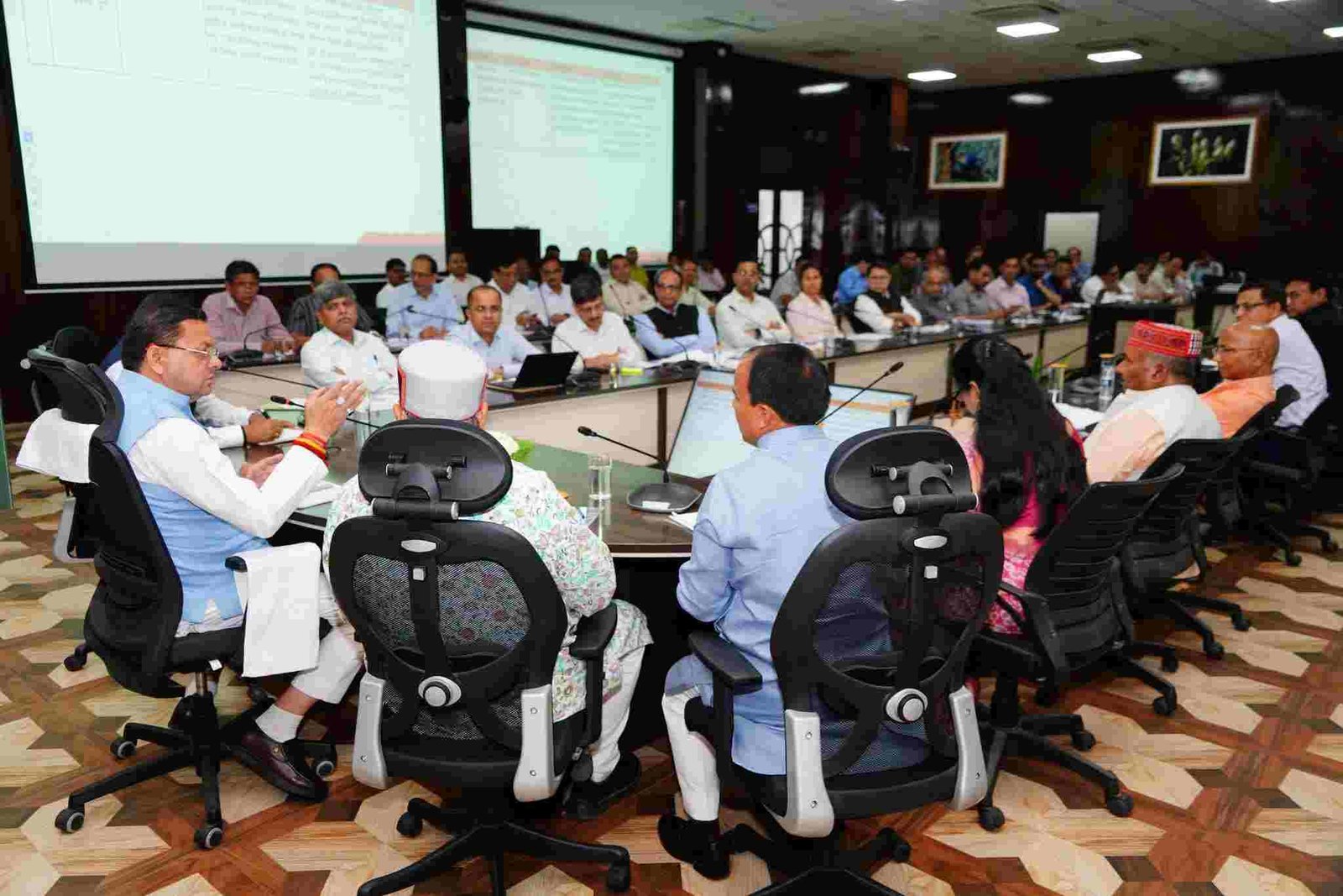 मुख्यमंत्री धामी सख्त, घोषणाओं के समयबद्ध क्रियान्वयन के निर्देश, PERT चार्ट से होगी निगरानी