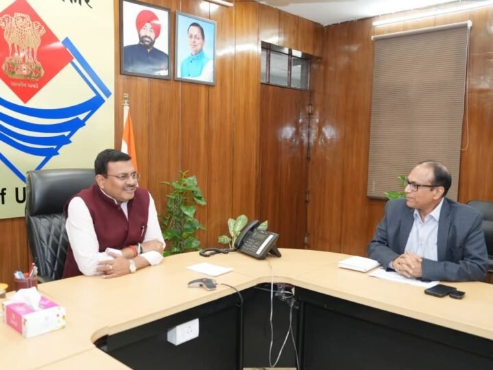 मुख्य सचिव आनन्द बर्द्धन ने शिक्षा विभाग की समीक्षा की, स्कूलों में बुक बैंक और डिजिटल लाइब्रेरी बनाने के निर्देश