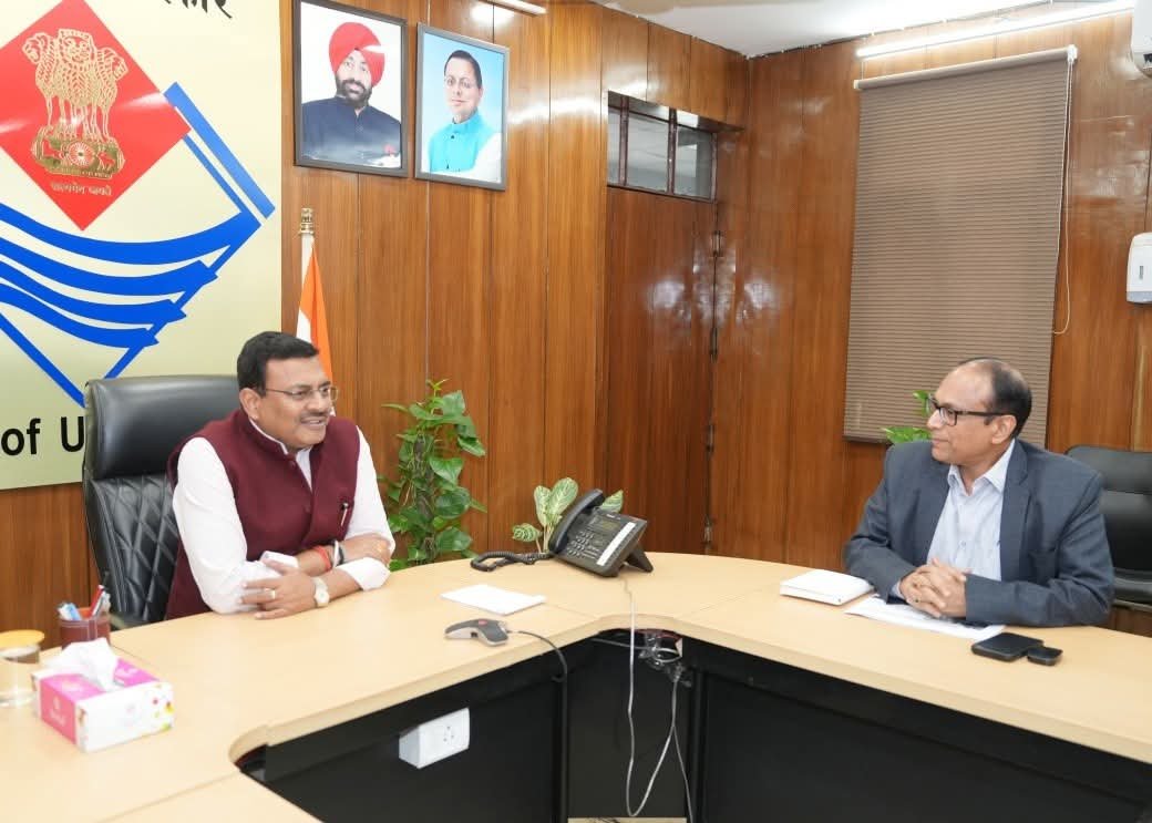 मुख्य सचिव आनन्द बर्द्धन ने शिक्षा विभाग की समीक्षा की, स्कूलों में बुक बैंक और डिजिटल लाइब्रेरी बनाने के निर्देश