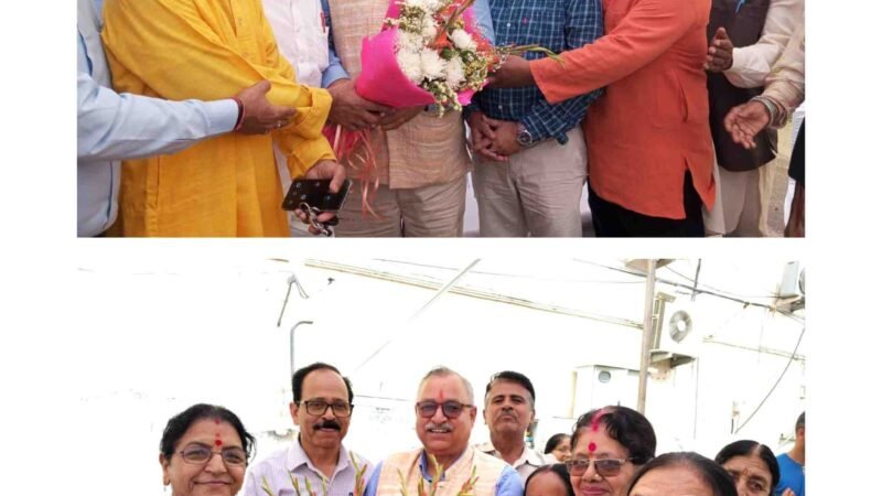 उत्तराखंड राज्य आन्दोलनकारी मंच ने मोहन सिंह खत्री का किया अभिनन्दन