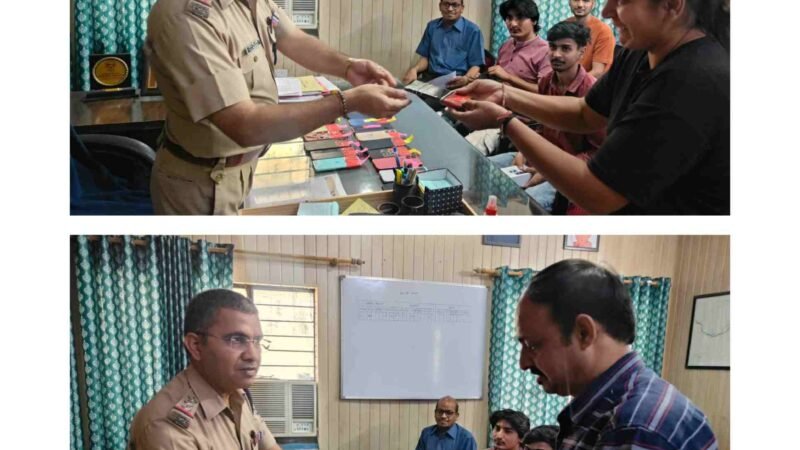 CEIR पोर्टल से बरामद हुए 25 मोबाइल, दून पुलिस ने लौटाई लोगों के चेहरों की मुस्कान