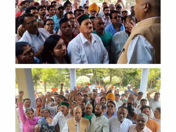 गंभीर बीमारियों में आयुष्मान राशि 20 लाख करने की मांग, जन संघर्ष मोर्चा ने तहसील का किया घेराव