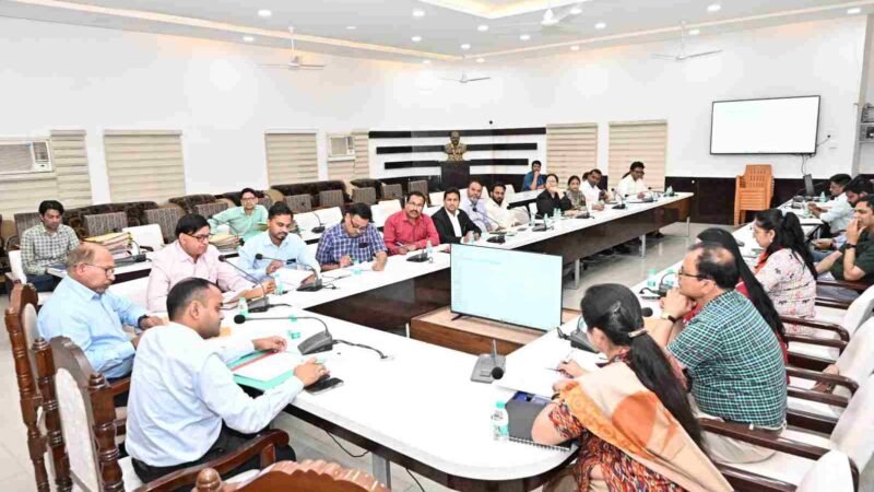 हरिद्वार में डीपीटी व एचपीवी टीकाकरण पर जोर, डीएम ने समन्वय के साथ अभियान तेज करने के दिए निर्देश