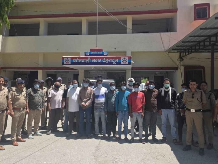 ऑपरेशन प्रहार के तहत दून पुलिस की बड़ी कार्रवाई, हाईप्रोफाइल जुए का भंडाफोड़, 18 गिरफ्तार