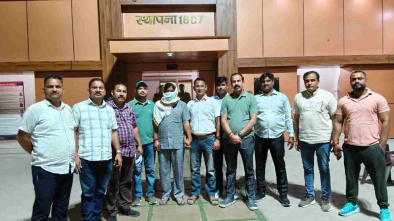ऑपरेशन प्रहार के तहत STF की बड़ी सफलता, ₹50 हजार का इनामी आरोपी आगरा से गिरफ्तार