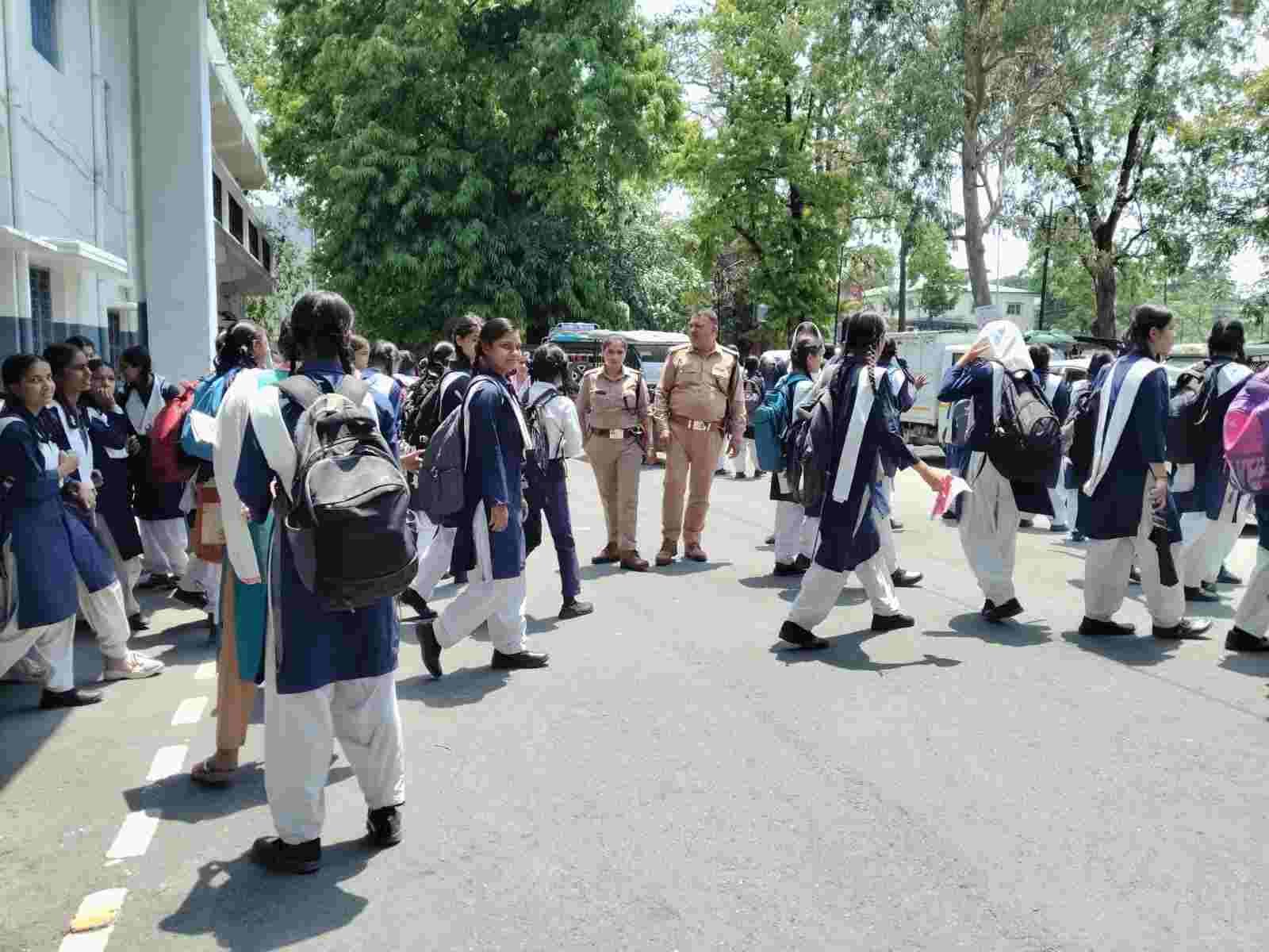 छात्र छात्राओं को सुरक्षा देना पुलिस की प्राथमिकता है:डॉ0 मंजूनाथ टीसी