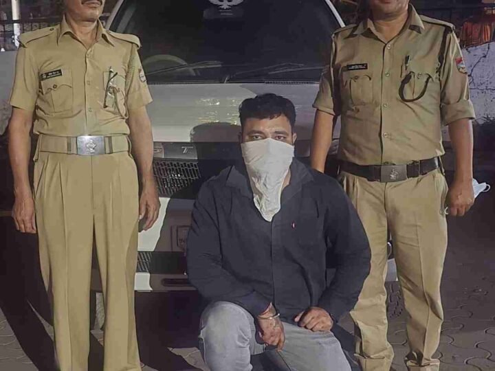 पुलिस से अभद्रता और सरकारी कार्य में बाधा डालने वाला आरोपी कार सहित गिरफ्तार