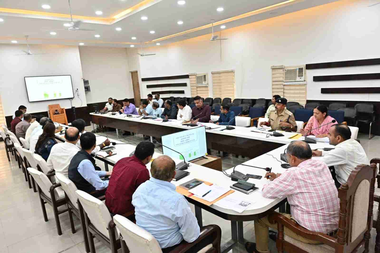 सीएम घोषणाओं पर तत्परता से हो कार्रवाई, लापरवाही बिल्कुल बर्दाश्त नहीं : मयूर दीक्षित
