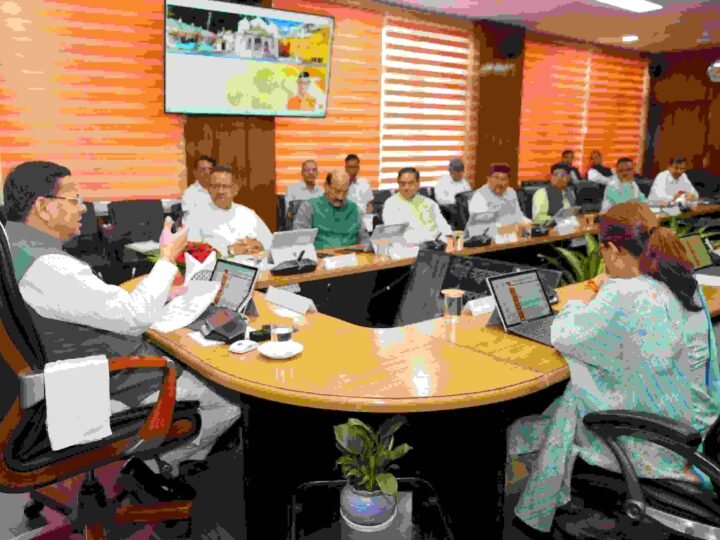 ऊर्जा और ईंधन बचत को लेकर धामी सरकार के बड़े फैसले, ‘नो व्हीकल डे’ से ईवी पॉलिसी तक कई अहम घोषणाएं