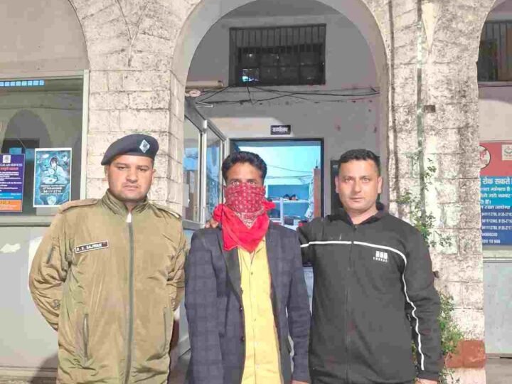 चकराता पुलिस की बड़ी कार्रवाई, 10 लीटर अवैध कच्ची शराब के साथ एक आरोपी गिरफ्तार