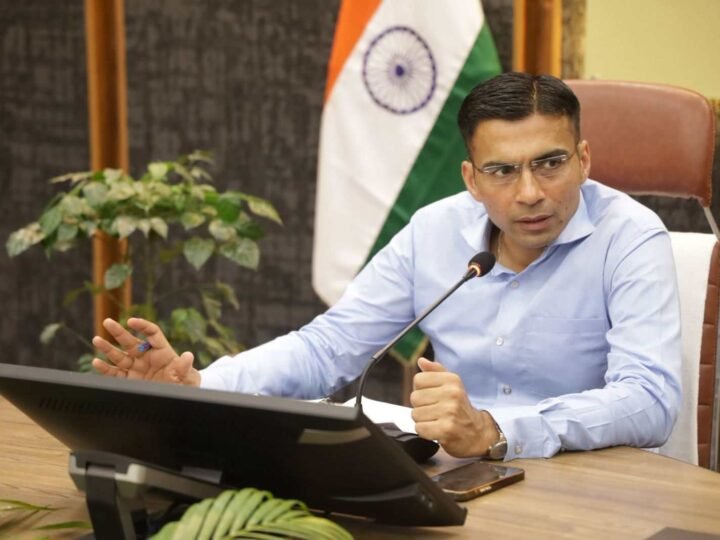 डीएम सविन बंसल का बड़ा एक्शन, मानकों के विपरीत संचालित 96 होमस्टे के पंजीकरण निरस्त