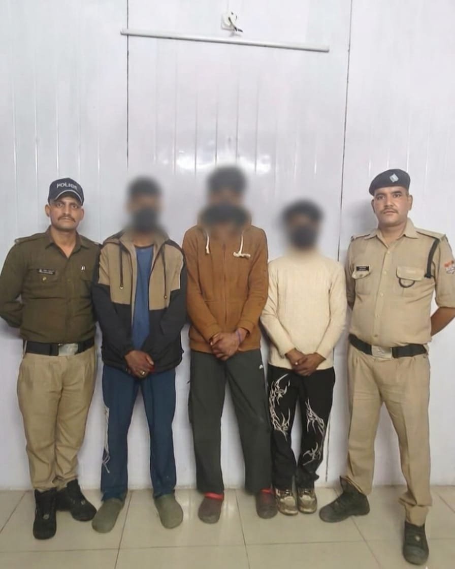केदारनाथ पैदल मार्ग पर मारपीट करने वाले 3 घोड़ा-खच्चर संचालकों पर कार्रवाई, लाइसेंस निरस्तीकरण की संस्तुति