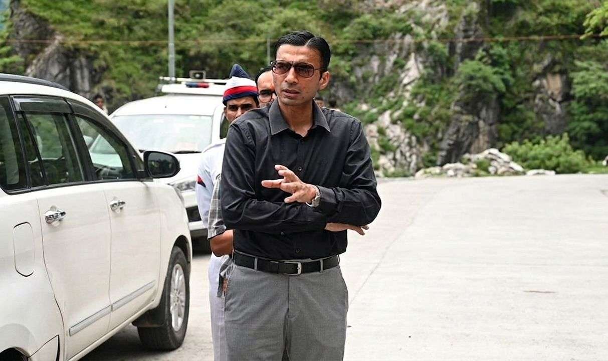 एटीएस कॉलोनी में दबंगई करने वाले बिल्डर पर डीएम का बड़ा एक्शन, पुनीत अग्रवाल 6 माह के लिए जिला बदर