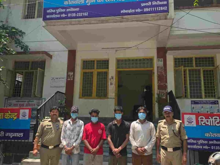 राहगीरों से अभद्रता और मारपीट पर उतारू युवकों के खिलाफ “ऑपरेशन प्रहार” के तहत टिहरी पुलिस की कार्रवाई