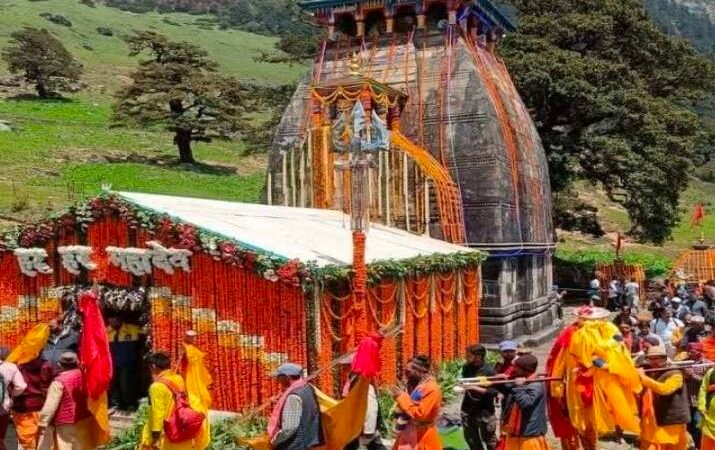 द्वितीय केदार श्री मदमहेश्वर मंदिर के कपाट वैदिक मंत्रोच्चार के साथ श्रद्धालुओं के लिए खुले