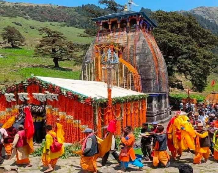 द्वितीय केदार श्री मदमहेश्वर मंदिर के कपाट वैदिक मंत्रोच्चार के साथ श्रद्धालुओं के लिए खुले