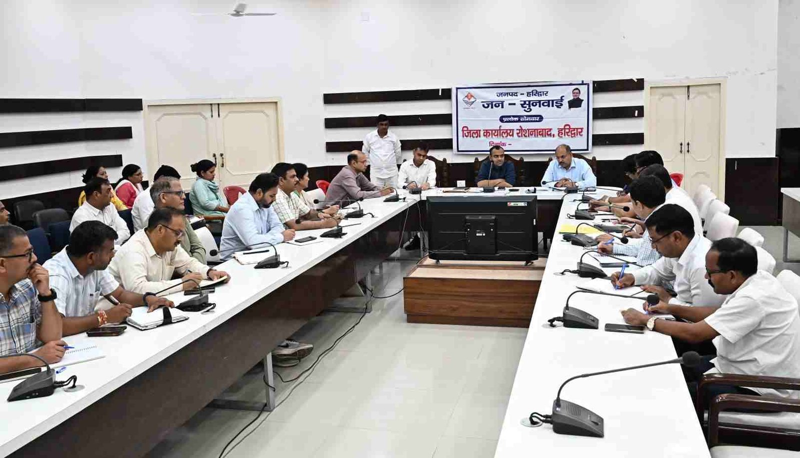 सरकारी भूमि पर अतिक्रमण बर्दाश्त नहीं, तत्काल हटाएं कब्जे: मयूर दीक्षित