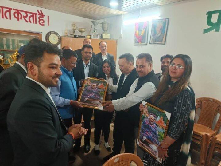 स्व. प्रताप सिंह मौनी स्मृति जिला स्तरीय कैरम टूर्नामेंट का नैनीताल में शुभारंभ
