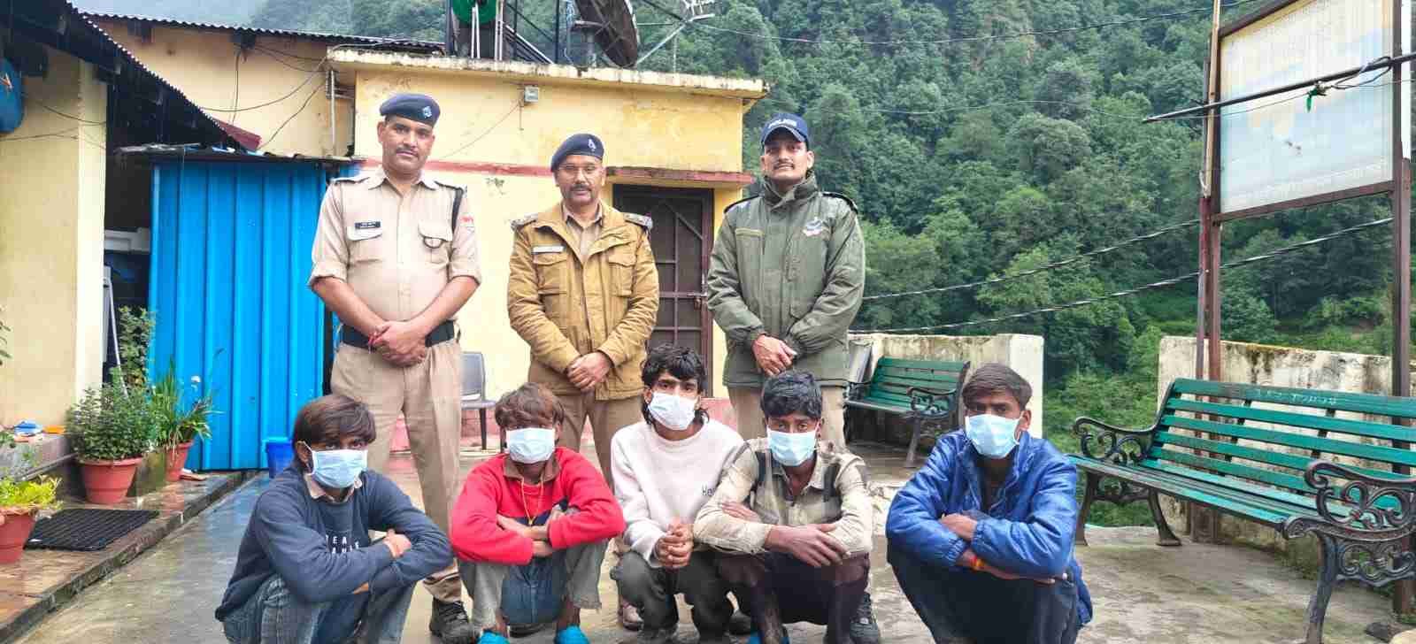 केदारनाथ पैदल मार्ग पर मारपीट करने वाले 5 घोड़ा-खच्चर संचालकों पर पुलिस की कार्रवाई