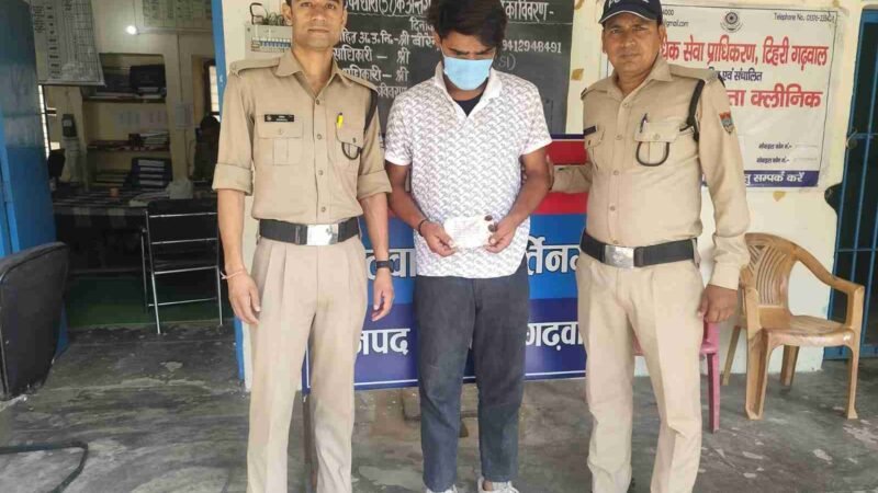 टिहरी पुलिस का नशा तस्करों पर बड़ा प्रहार, 2.5 लाख की स्मैक के साथ शातिर तस्कर गिरफ्तार