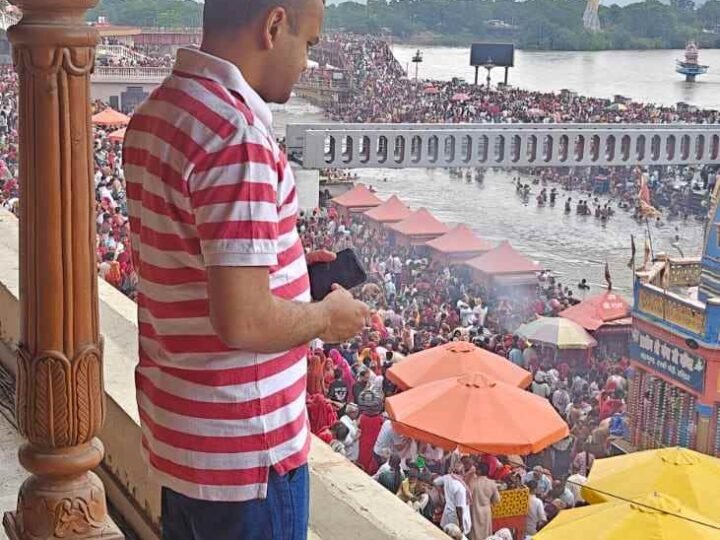 हरकी पैड़ी पहुंचे जिलाधिकारी मयूर दीक्षित, चारधाम यात्रा व्यवस्थाओं का लिया जायजा