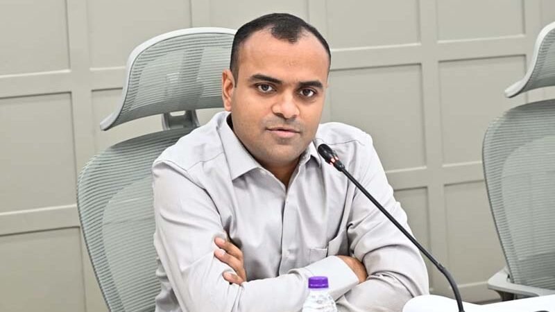 जिलाधिकारी मयूर दीक्षित ने किए प्रशासनिक फेरबदल