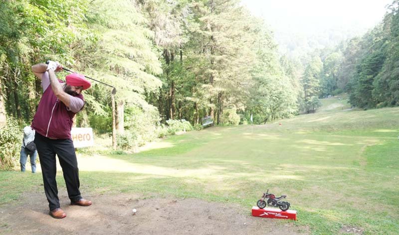 राज्यपाल ने टी-ऑफ कर किया 21वें गवर्नर्स कप गोल्फ प्रतियोगिता का शुभारम्भ