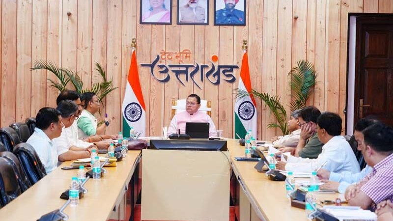 वनाग्नि नियंत्रण, पेयजल और मानसून तैयारियों पर मुख्यमंत्री धामी सख्त, वन तक्षकों की एक हजार नई नियुक्तियां करने के निर्देश