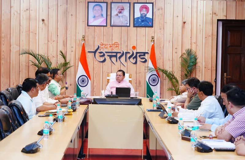 वनाग्नि नियंत्रण, पेयजल और मानसून तैयारियों पर मुख्यमंत्री धामी सख्त, वन तक्षकों की एक हजार नई नियुक्तियां करने के निर्देश