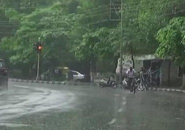 देहरादून में 1 और 2 जुलाई को भारी से बहुत भारी बारिश का ऑरेंज अलर्ट, प्रशासन ने जारी की एडवाइजरी