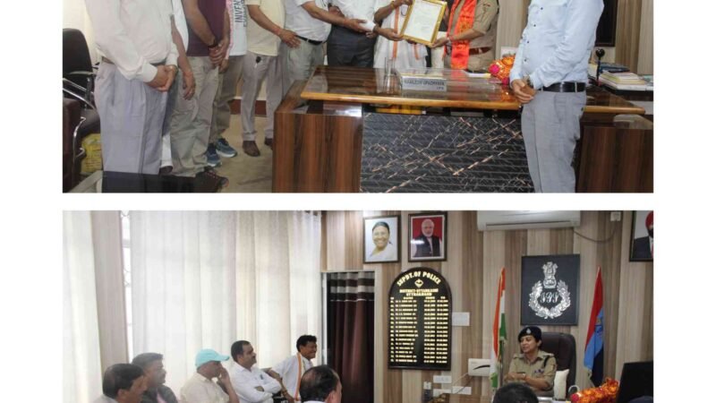 चारधाम यात्रा 2026: उत्तरकाशी पुलिस की व्यवस्थाओं से प्रभावित होटल एसोसिएशन यमुनावैली, एसपी कमलेश उपाध्याय का किया सम्मान