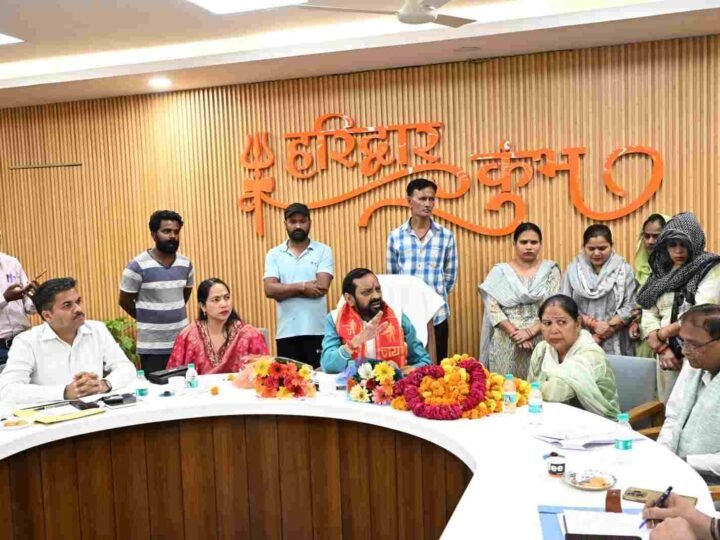 सफाई कर्मचारियों का उत्पीड़न बर्दाश्त नहीं, 10 वर्ष से कार्यरत कर्मियों को नियमित करने के निर्देश: भगवत प्रसाद मकवाना