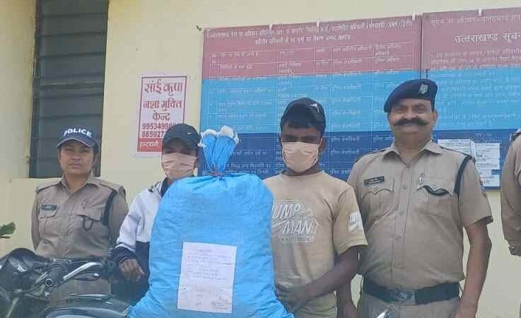 अल्मोड़ा पुलिस की बड़ी कार्रवाई: 11.130 किलो गांजे के साथ दो तस्कर गिरफ्तार, 2.78 लाख की खेप बरामद