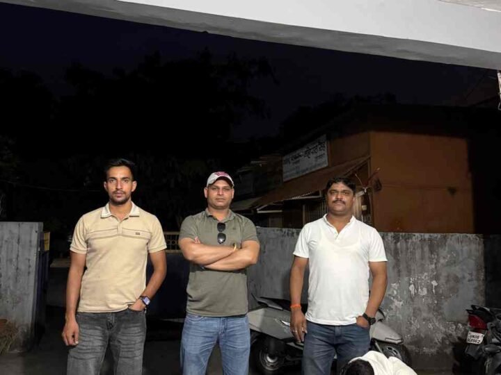 फूड प्लाजा रेस्टोरेंट में आबकारी विभाग की छापेमारी, अवैध शराब बरामद; दो गिरफ्तार